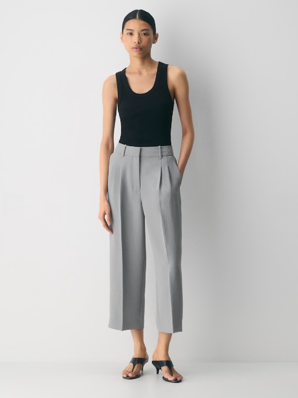 Aritzia The Effortless Pant™ Cropped - Crepette™ - Light Grey Size 2